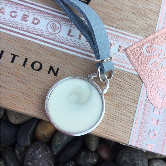 Natural Shiva Eye Pendant - 925 Sterling Silver, bead ball accents. - Picture 4 of 7